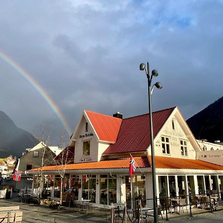 Stryn Kaffebar & Vertshus Exterior foto