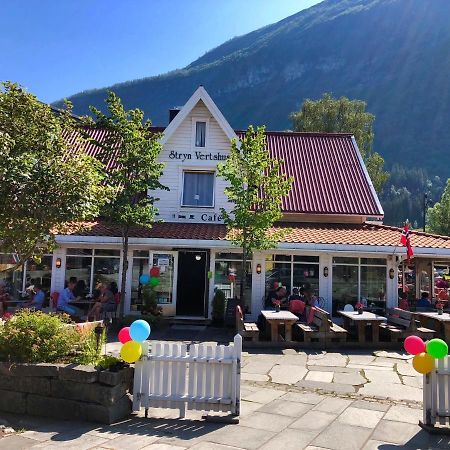Stryn Kaffebar & Vertshus Exterior foto