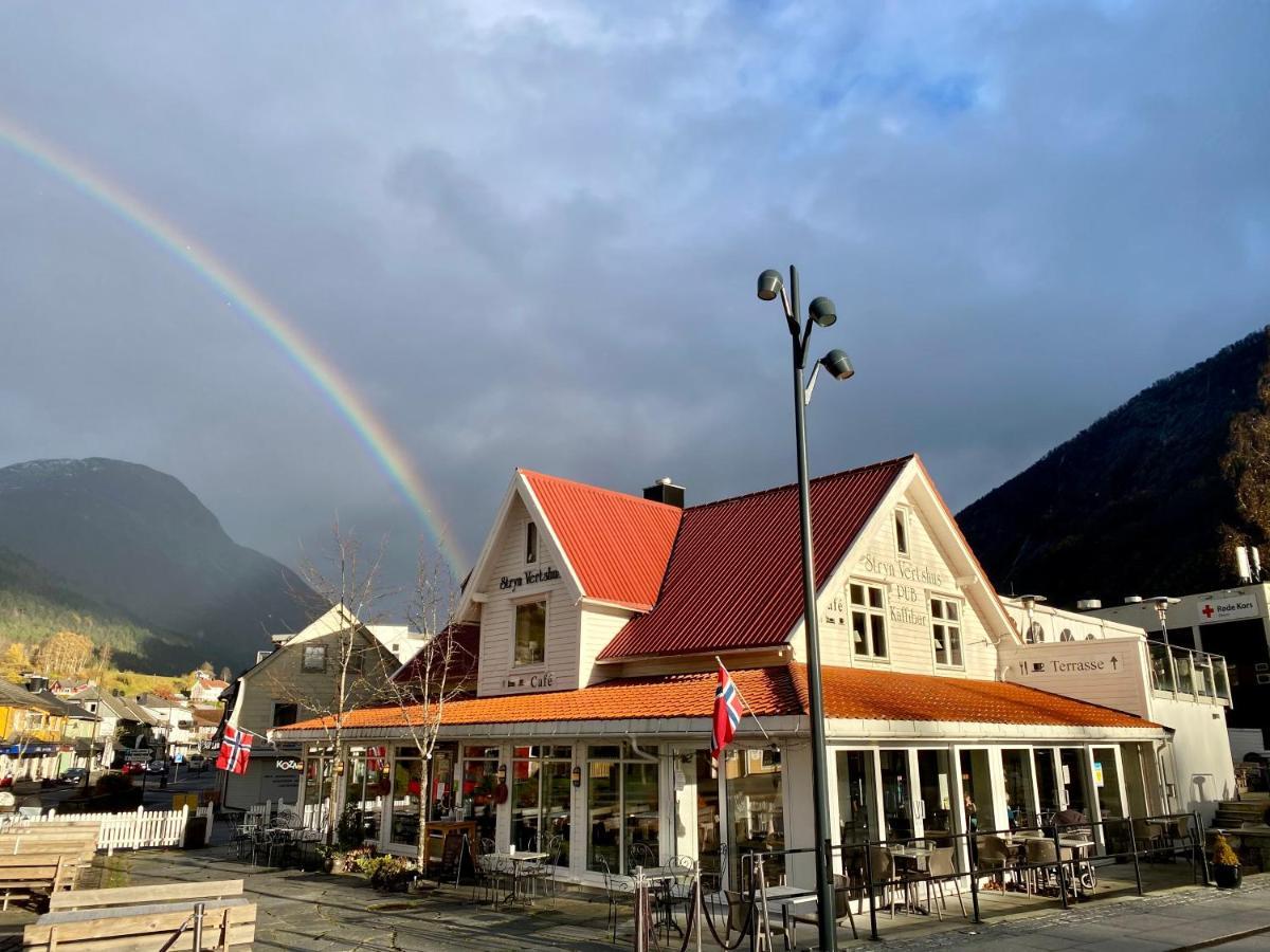 Stryn Kaffebar & Vertshus Exterior foto