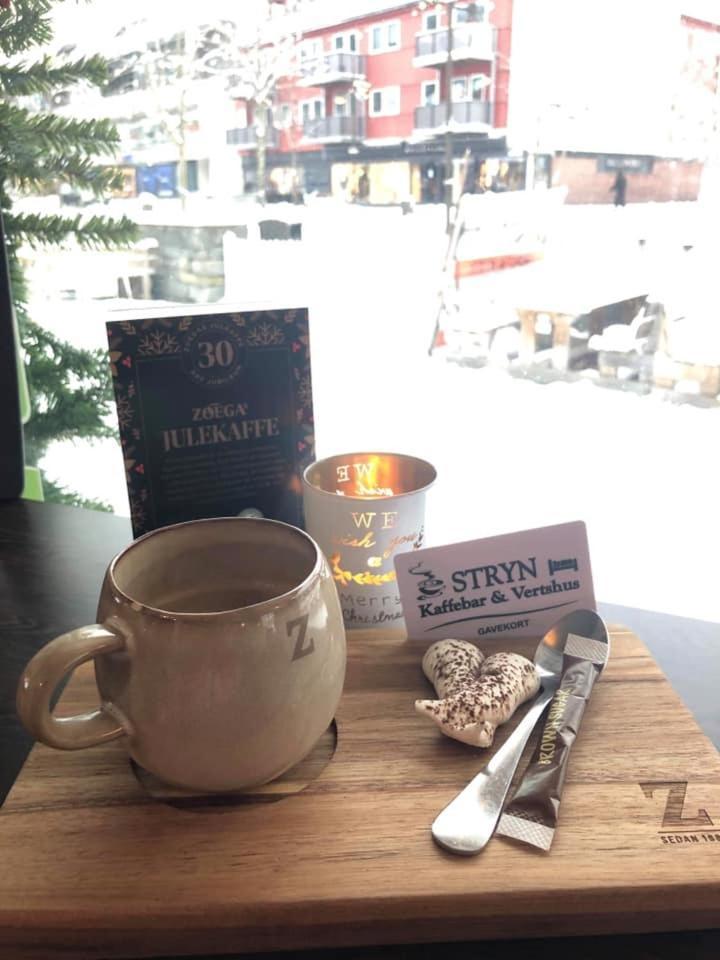 Stryn Kaffebar & Vertshus Exterior foto